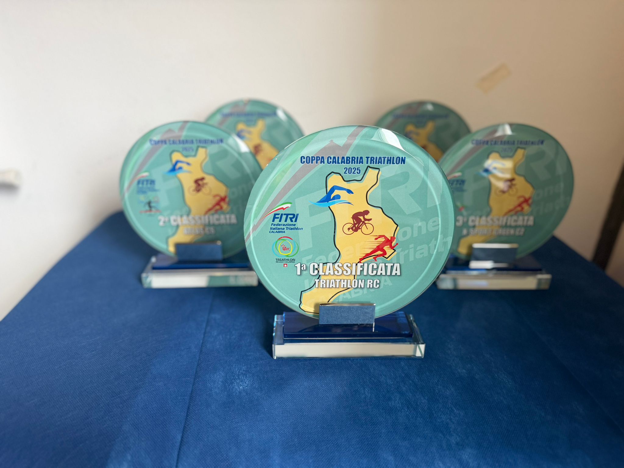 Festa del Triathlon Calabria 2025: premiazioni, riconoscimenti e spirito di squadra. La Triathlon Reggio Calabria conquista la prima Coppa Calabria.