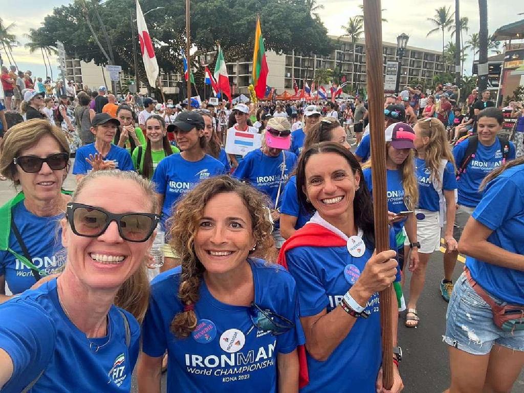 LA CAMPANIA APPRODA ALLE HAWAII CON IL GRAN FINALE DEI CAMPIONATI MONDIALI IRONMAN FEMMINILE DI KONA 2023