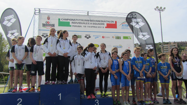 images/2015/foto_news/C.I._Duathlon_Giovani_Perugia/premiazione-squadre-ragazzi.jpg