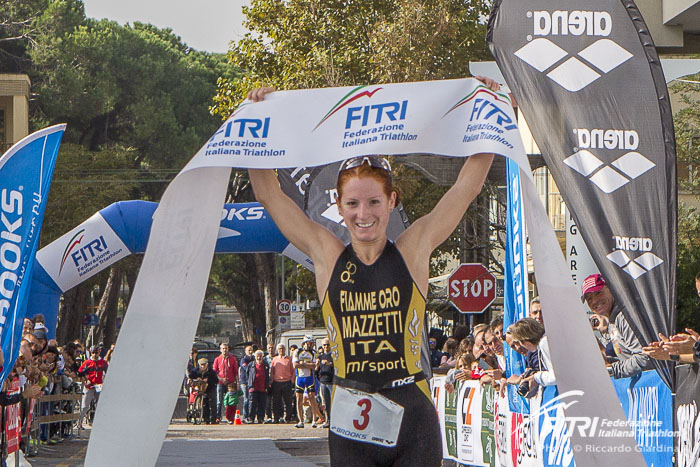 Anna Maria Mazzetti (C.S. Fiamme Oro), campionessa italiana di triathlon sprint a Riccione 2015