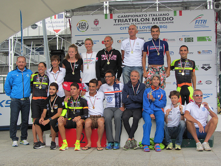 Alessandroni (Fiamme Oro) e Cibin (Triathlon Novara) nell'individuale; Forhans donne e Cus Torino uomini nelle squadre vincono i Tricolori di Triathlon Medio di Lovere