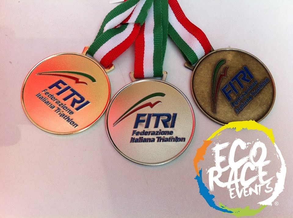 images/2015/foto_news/Ecorace/medaglie_Triathlon_Medio.jpg