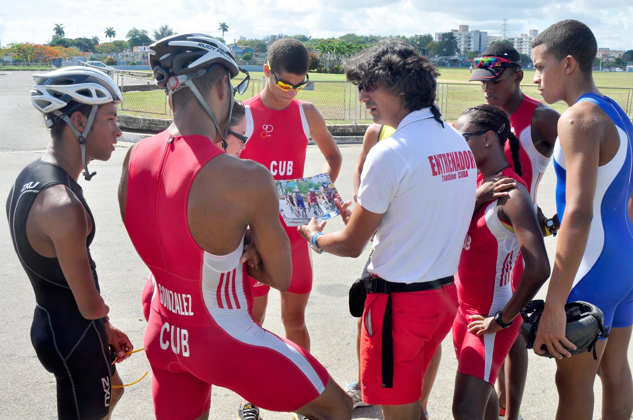 Foto Equipo Nacional Cubana y Coach Elite