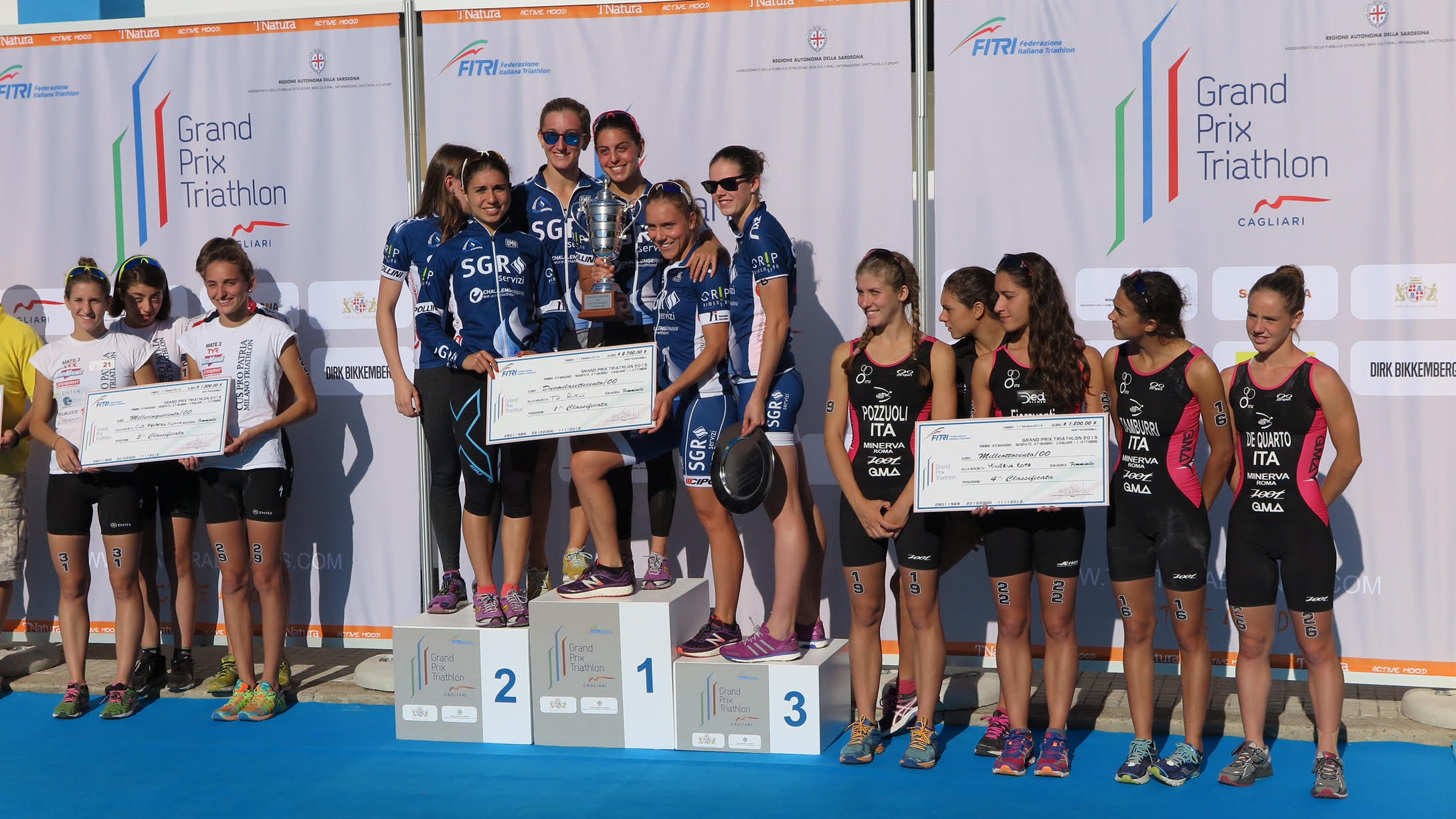 Foto premiazione grand prix triathon società donne