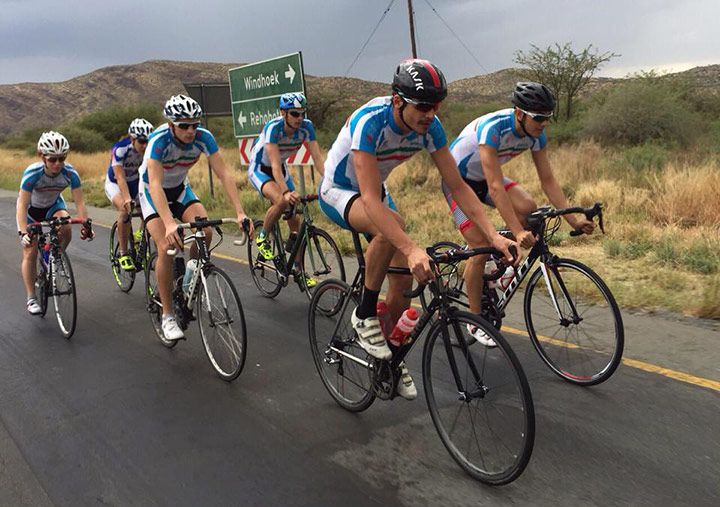 namibia2015 gruppo in bici
