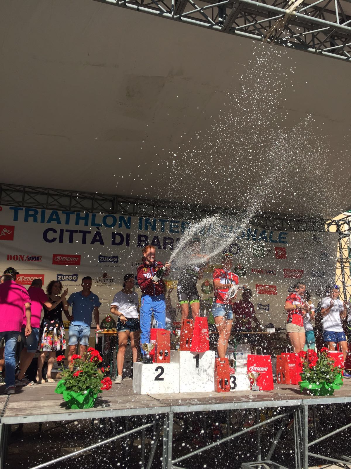 L'edizione dei record del 33° Triathlon Internazionale di Bardolino ha lasciato tutti a bocca aperta