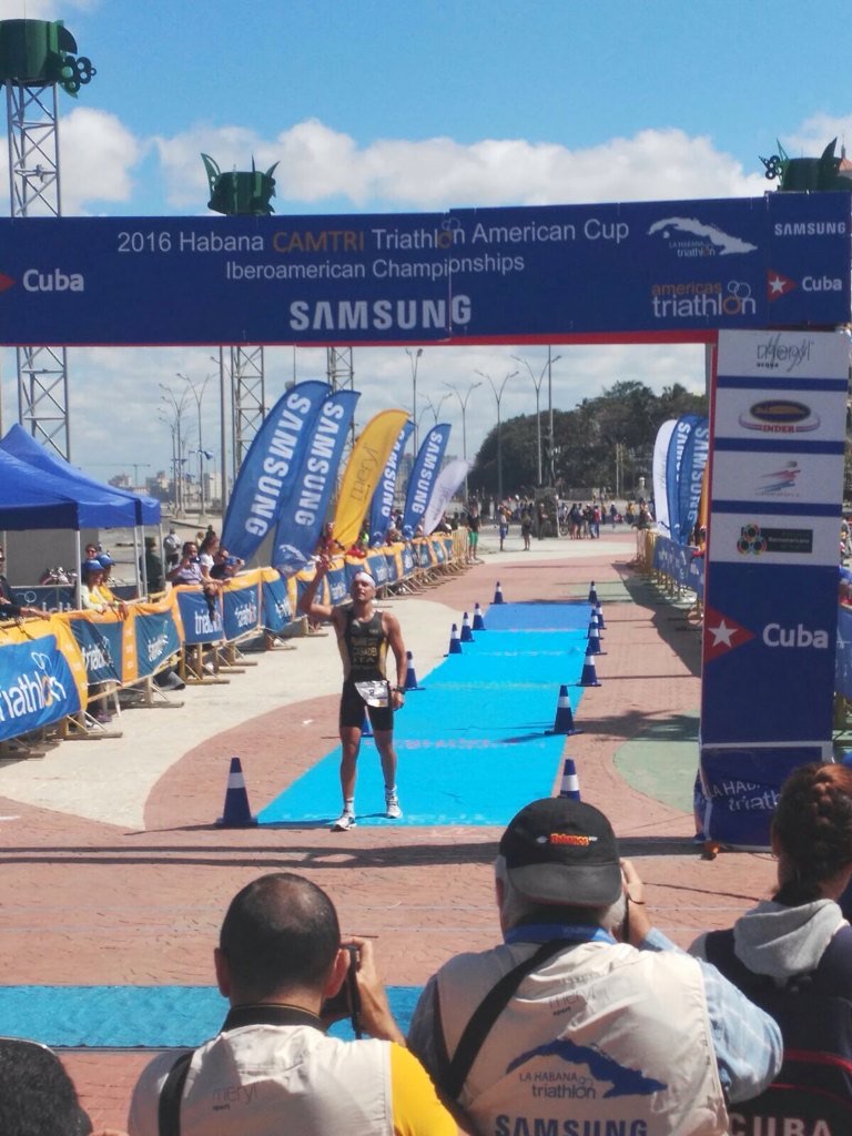 Alberto Casadei 2° nell'ITU Habana CAMTRI Middle Distance Triathlon