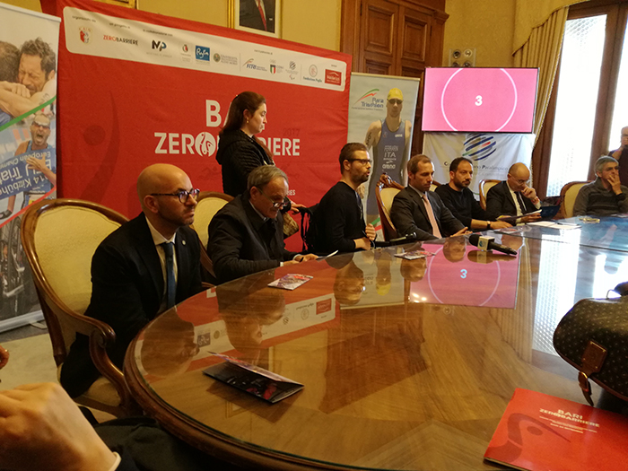 Presentato nel capoluogo pugliese ‘Bari Zerobarriere’ Grand Final Paratriathlon Series Trofeo CUS Triathlon, testimonial d’eccezione Oro Paralimpico Luca Mazzone