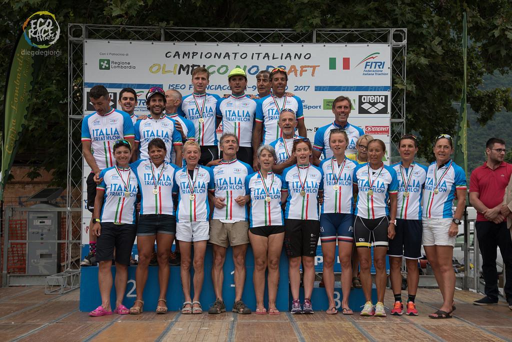 images/2018/gare/Titoli_italiani/olimpico_nodraft/medium/age_group_triathlon_olimpico_iseo_2017.jpg