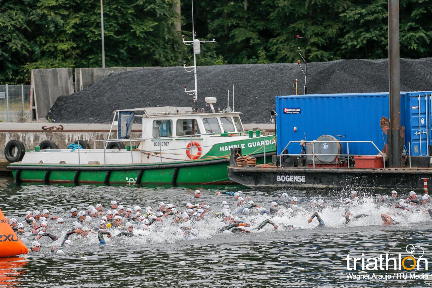 images/2018/gare_internazionali/fyn/Triathlon_Lungo/age_group/medium/medium/MULTISPORT_partenza_wag7312.jpg