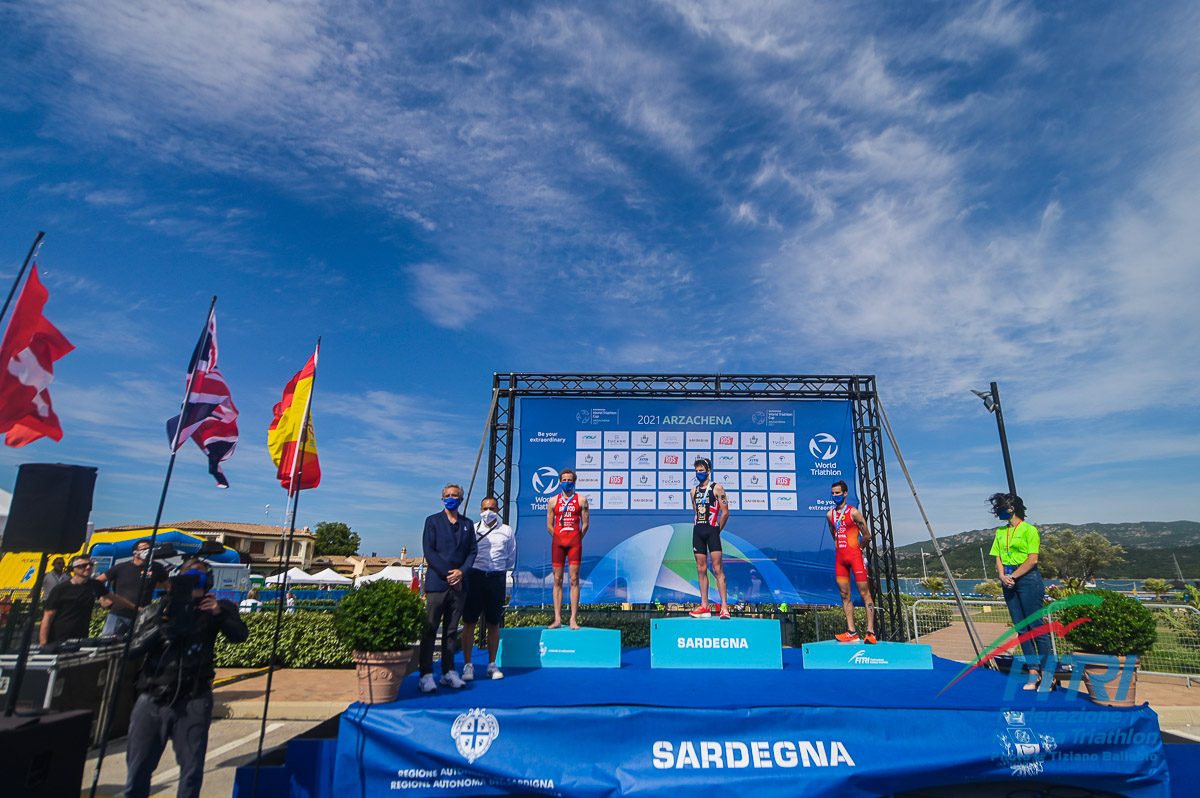 Jonathan Brownlee vince la World Cup di Arzachena. Pozzatti 16°, Fabian 17°