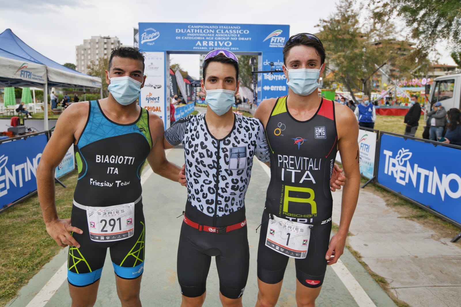 TriathlonPesaro2021 podiouominifinish