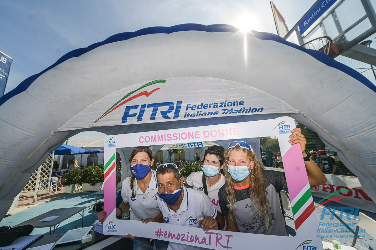 A Cervia la Commissione donne colora la festa del triathlon 