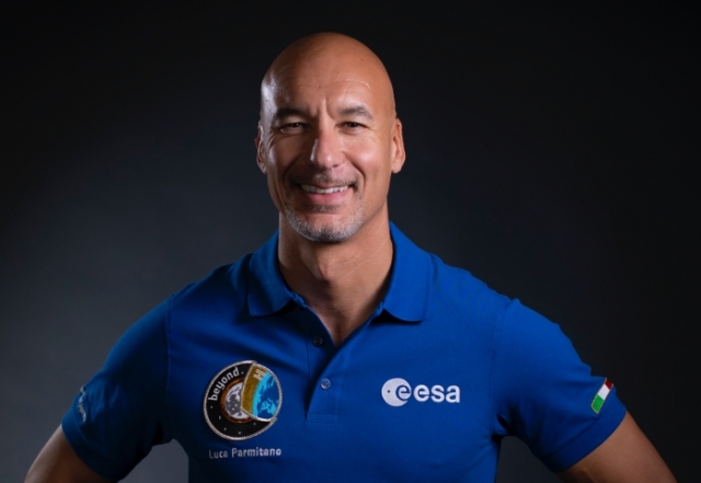 L'astronauta Luca Parmitano tra i partenti all'Elbaman