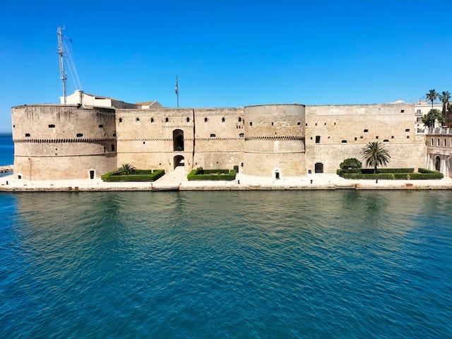 Taranto Castello aragonese