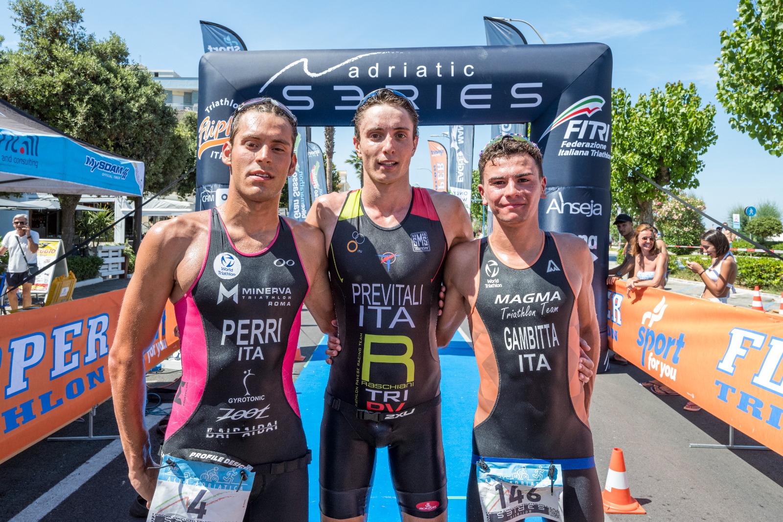 Nicoletta Santonocito e Thomas Previtali vincono il triathlon sprint di Alba Adriatica