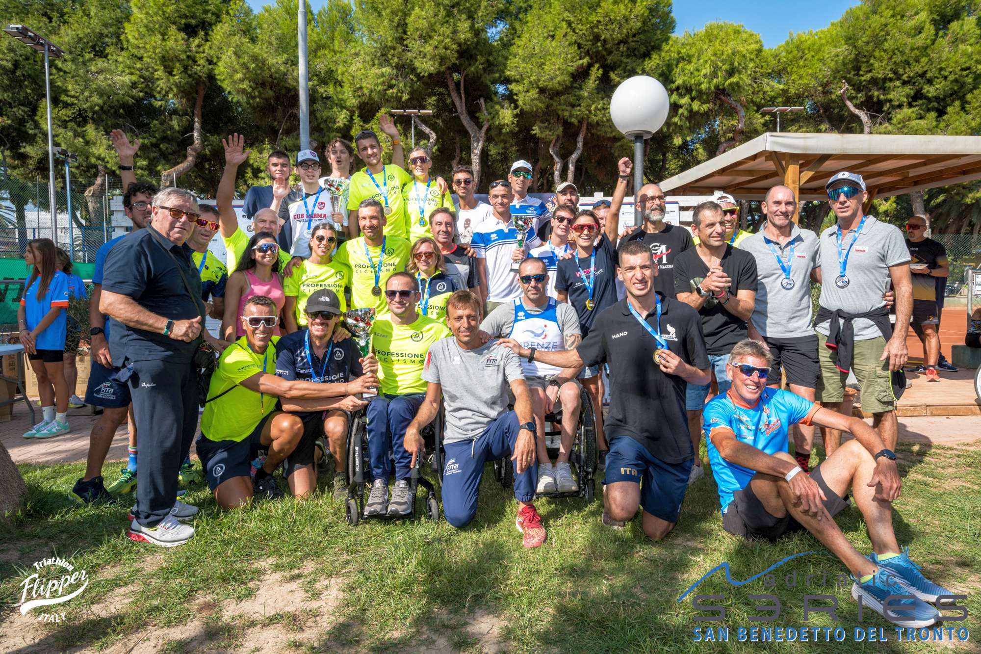 La festa di San Benedetto del Tronto per triathlon e paratriathlon.  Al traguardo anche Massimiliano Ossini!