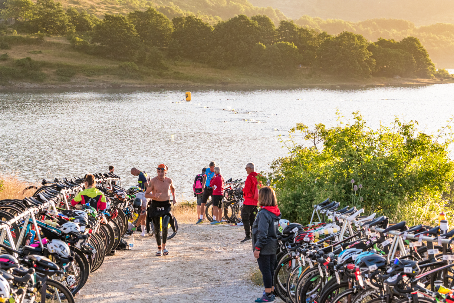 EagleXman extreme triathlon da brividi: più di 200 atleti conquistano Campo Imperatore