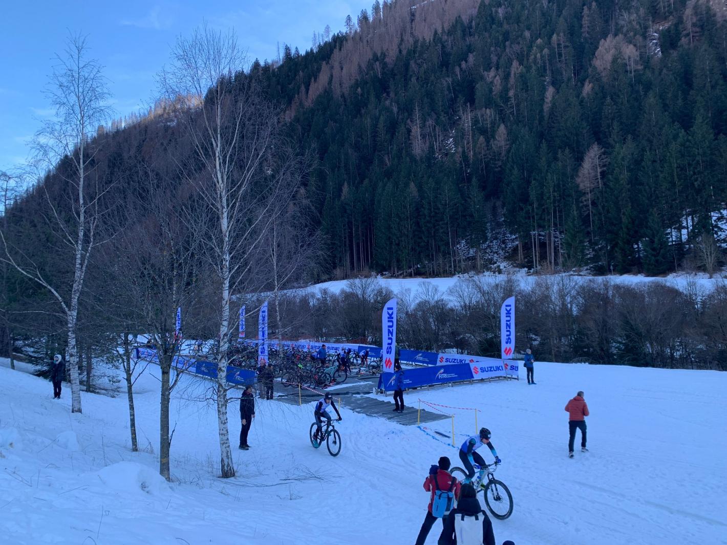 images/2024/Gare_Italia/Altre_Gare/Suzuki_Winter_Triathlon/predazzo_2024/medium/Predazzo_2024_bici_.jpeg