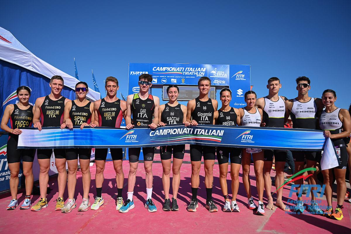 Ai Tricolori di Triathlon Mixed Relay di Cervia ancora un trionfo Raschiani Triathlon. A podio Fiamme Oro e 707