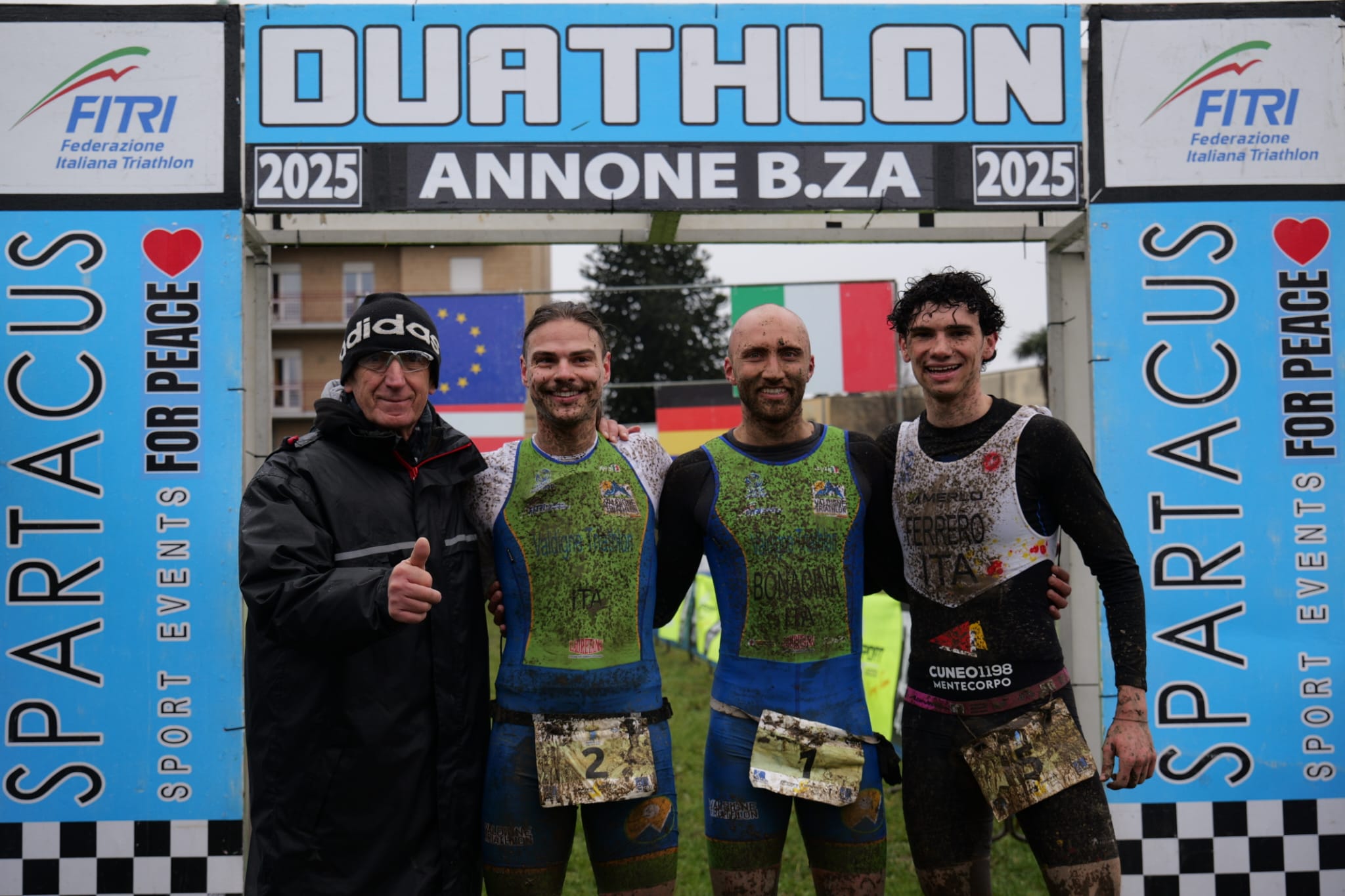 ANNONE PODIO UOMINI