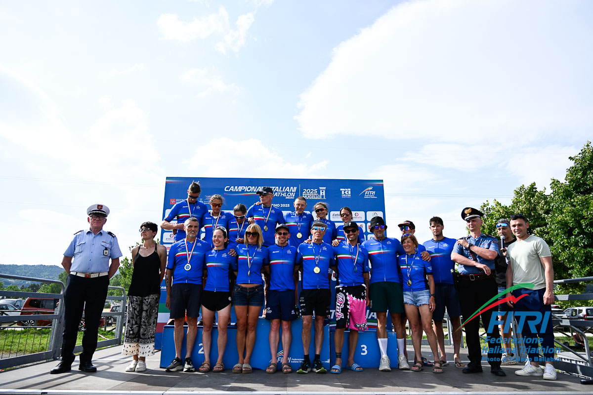 I Campioni Age Group dei Tricolori di Triathlon Medio 2025 di Barberino di Mugello