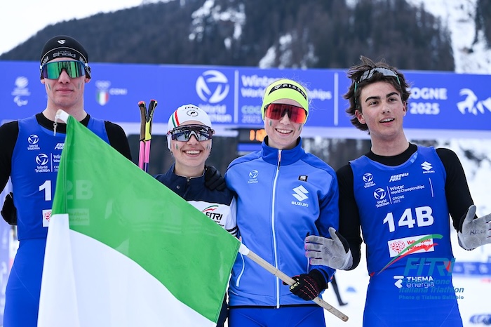 podio junior mixed relay