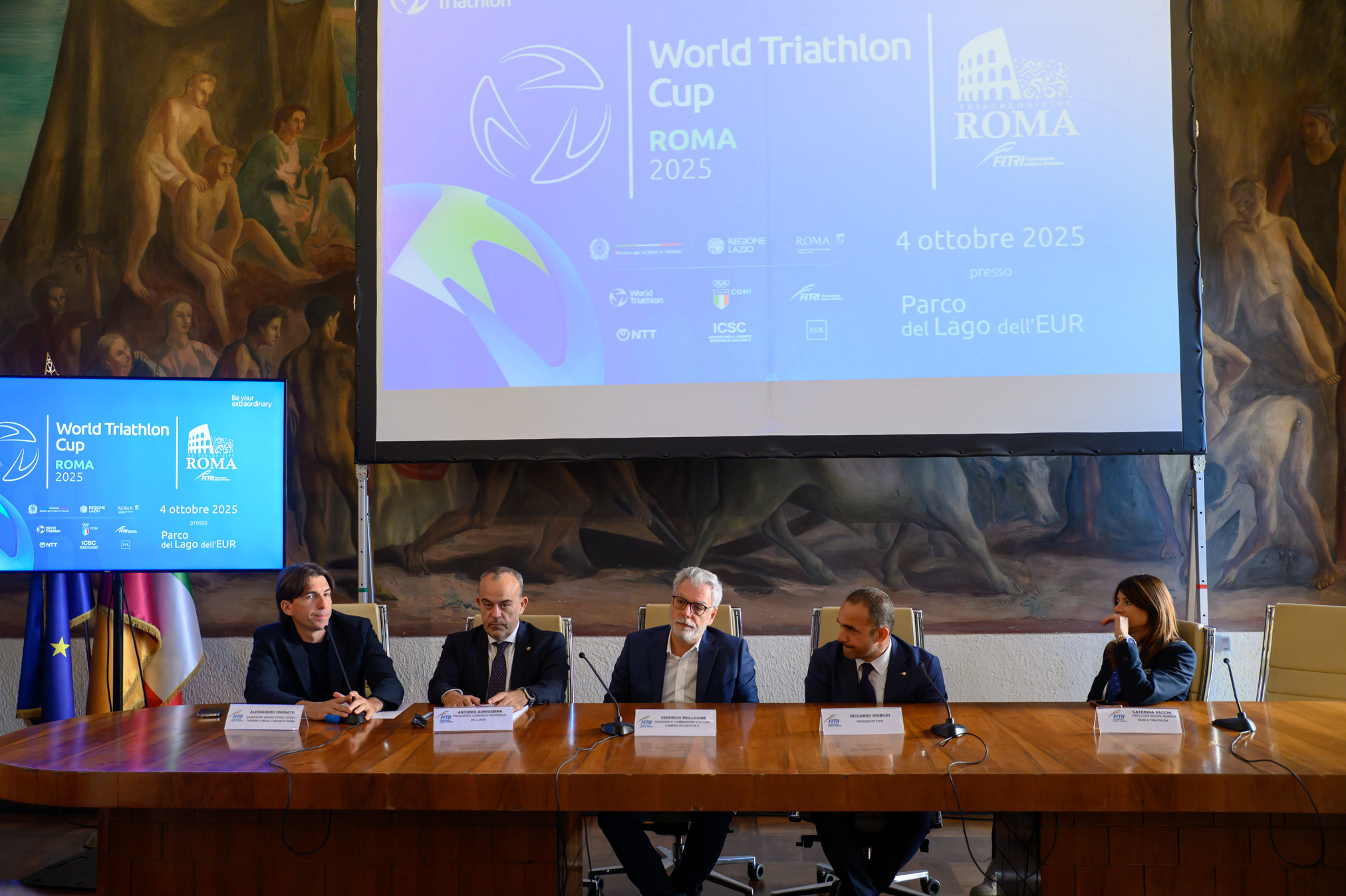 La conferenza stampa della terza edizione della WTC Roma, Abodi: "Insieme con la Fitri per Ironman ad Alghero" 