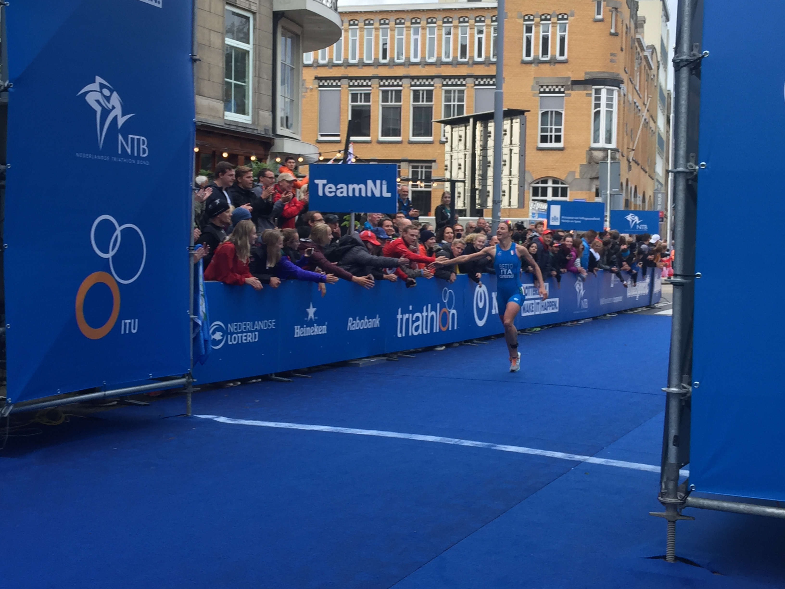 Duffy inarrestabile si conferma campionessa del mondo. Brava Alice Betto, 12^. Mola iridato, Luis a segno a Rotterdam