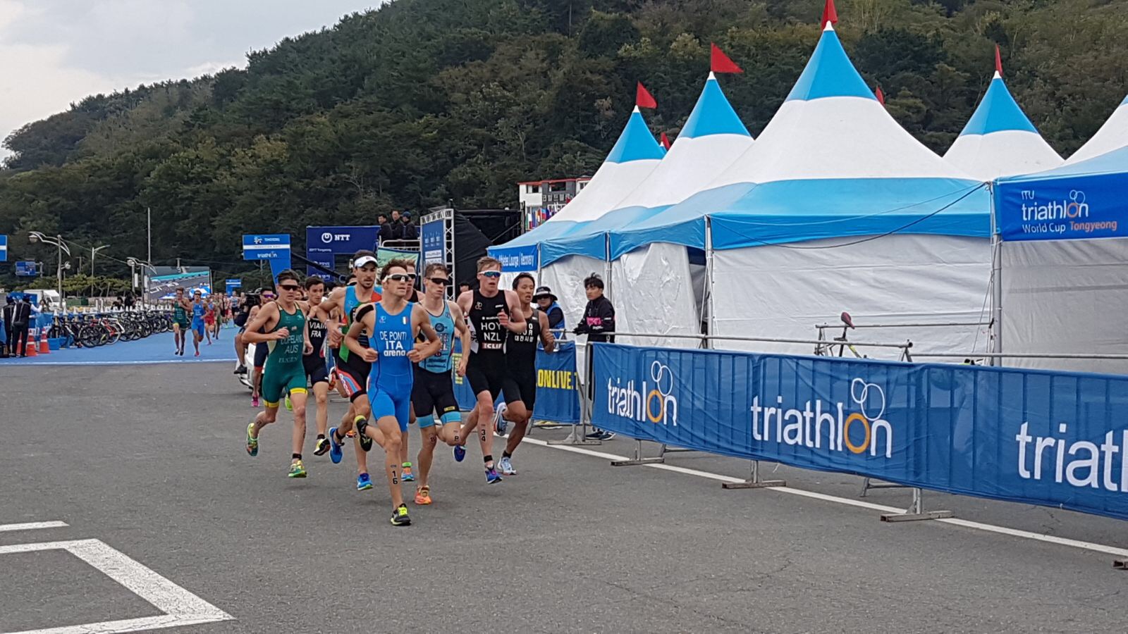 Aurelien Raphael (FRA) e Summer Cook (USA) conquistano Tongyeong, ottimi 5^ Verena Steinhaueser e 6° Massimo De Ponti e’ top ten azzurra in Coppamondo Sud Corea. Olmo 11^ e Barnaby 16°, tutti i piazzamenti degli italiani.