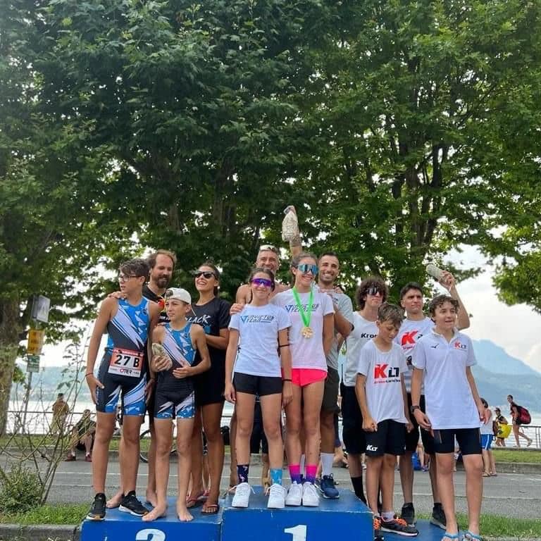 Aquathlon Vercurago podio staffette 2023