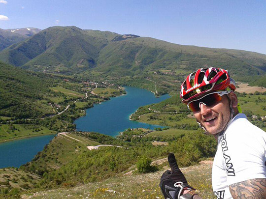 Vista del Lago di Fiastra, dal percorso bike.