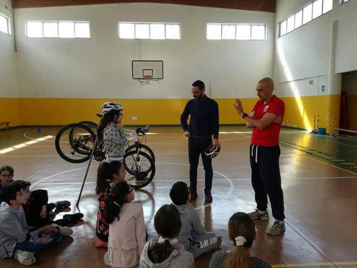 A Taranto si fa triathlon a scuola