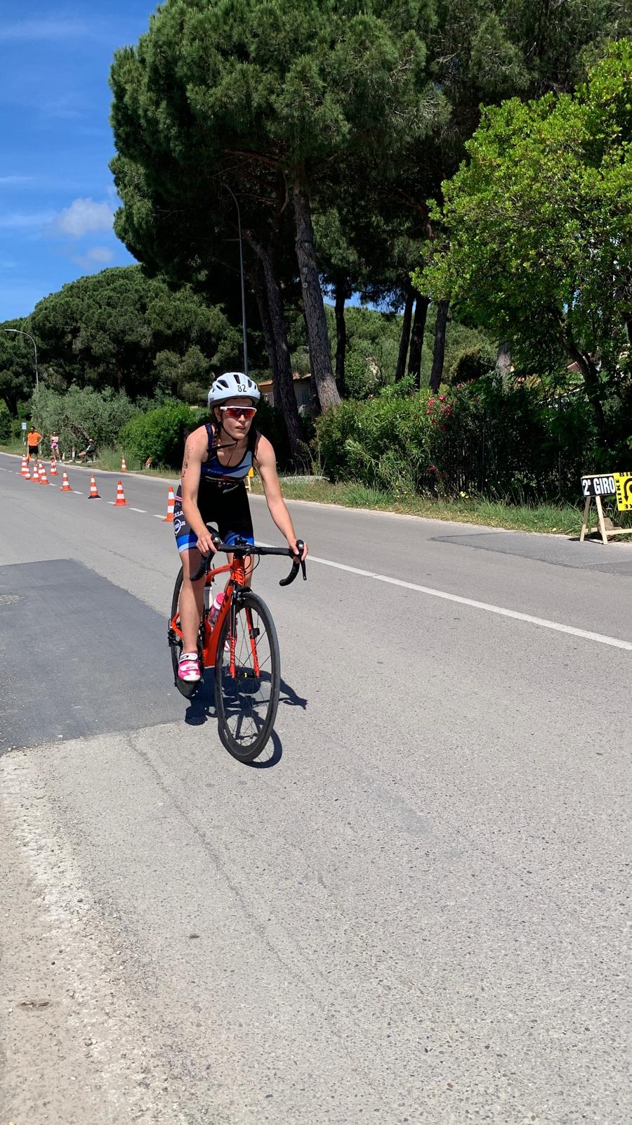 Un bellissimo esempio di fair play all'Iron Tour Road Isola d'Elba!