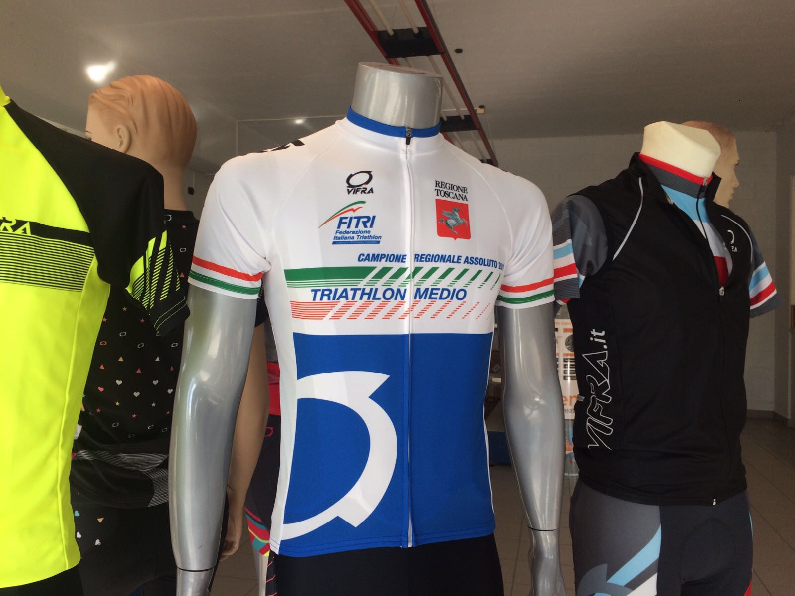 TITOLI REGIONALI DI TRIATHLON: PRESENTATE LE NUOVE MAGLIE!!!